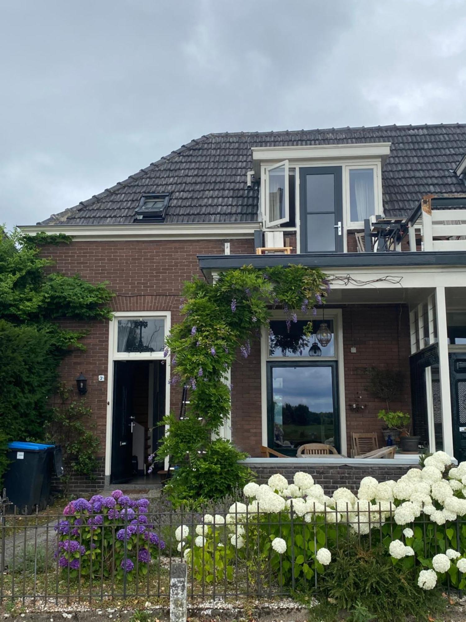 Huis Met De Leeuwenkoppen Dieren Kültér fotó